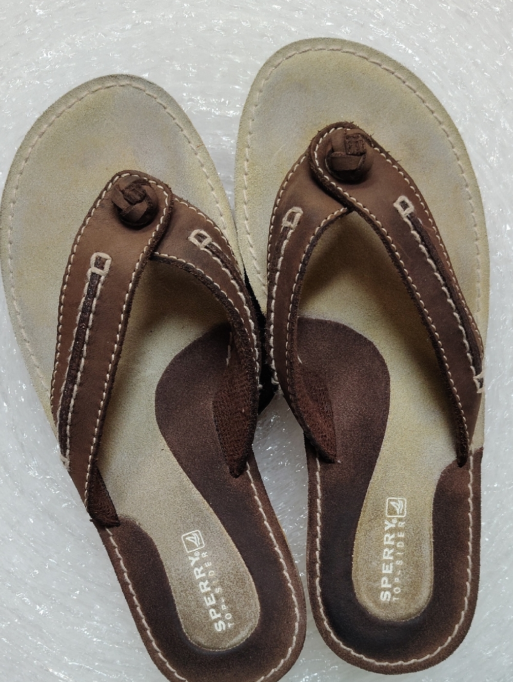 Sperry Women's Brown Leather Thong Sandals with Contrast Stitching